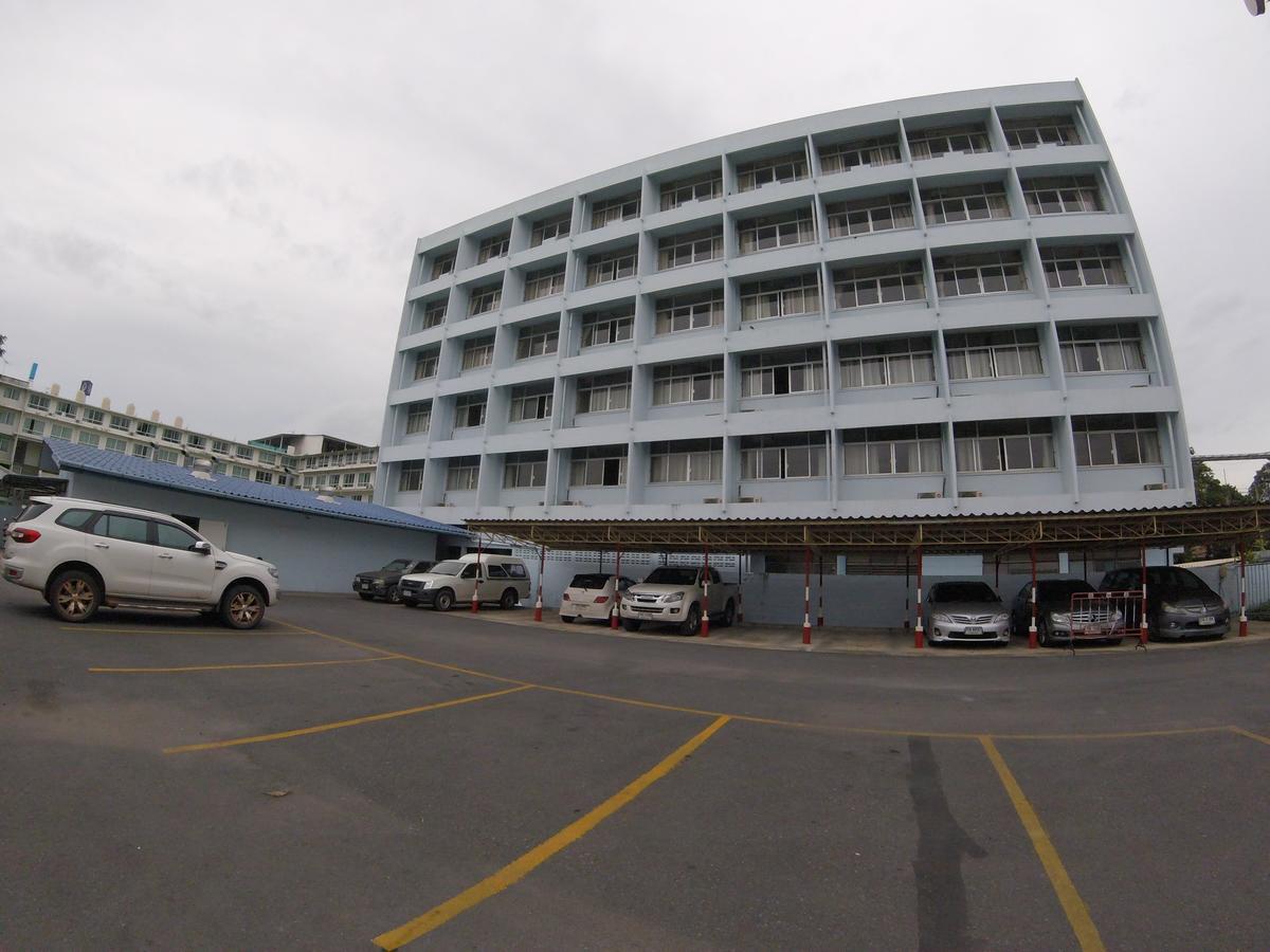 Tapee Hotel Surat Thani Buitenkant foto