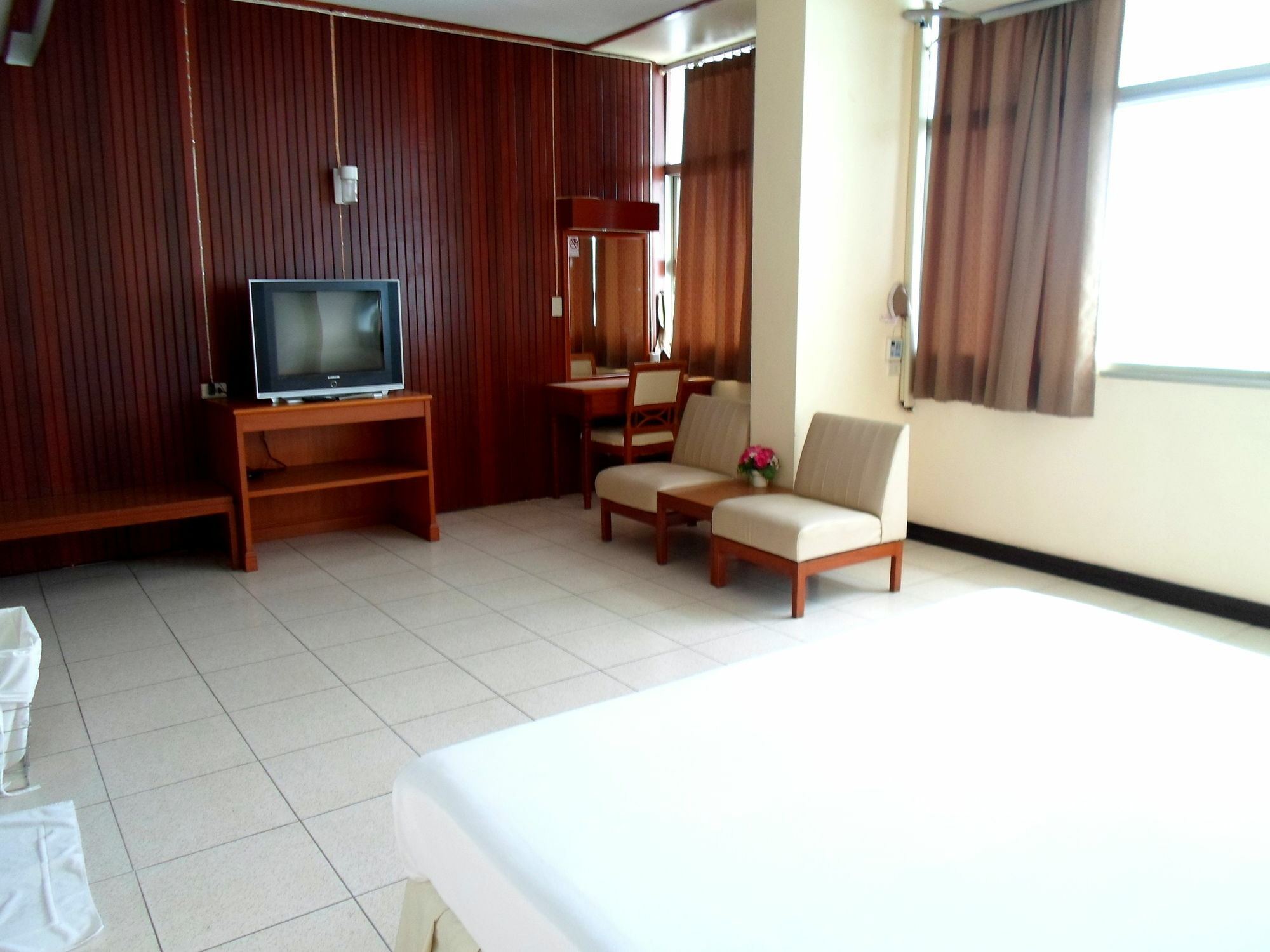Tapee Hotel Surat Thani Buitenkant foto